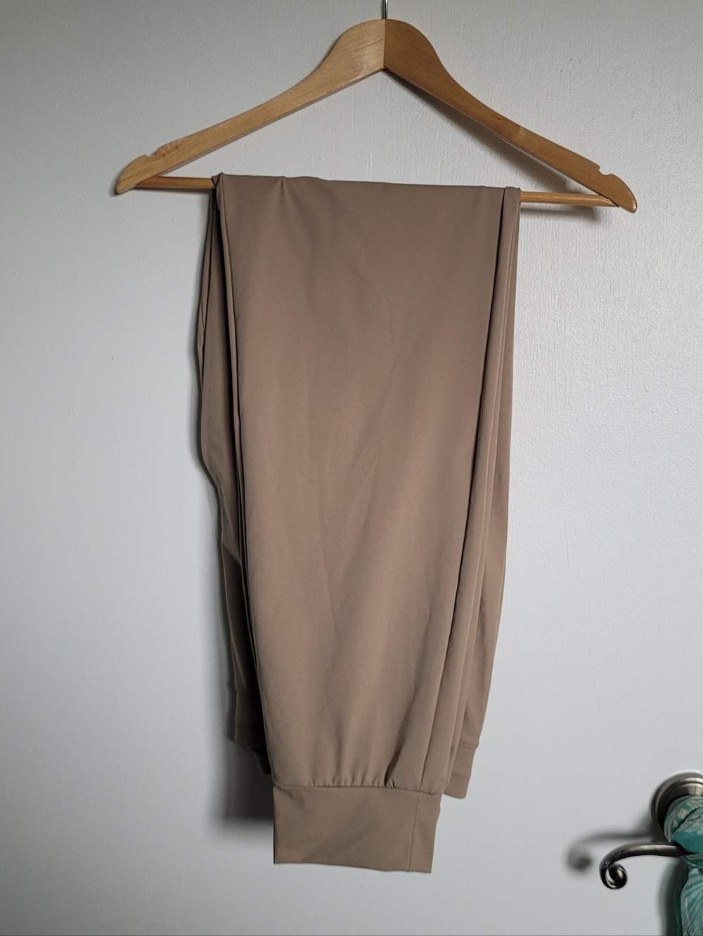 UNIQLO NWT Extra Stretch Active Jogger Pants - Picture 4 of 4